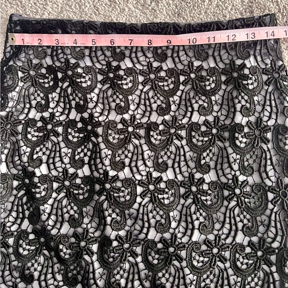 Ann Taylor Black Floral Lace Pencil Skirt - Picture 4 of 5